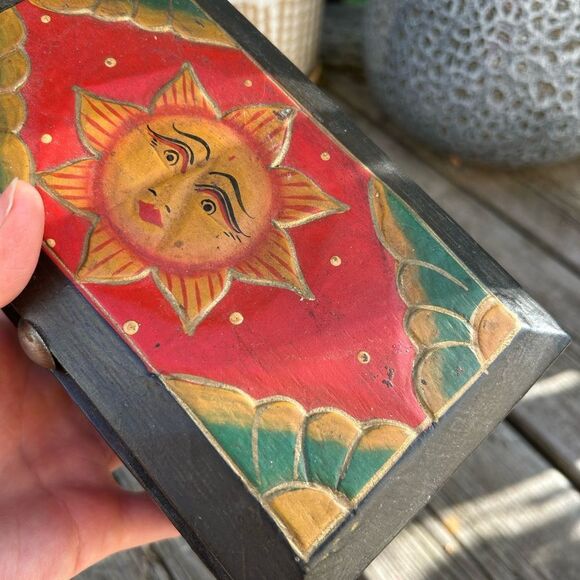 Hand Carved & Painted Celestial Wood Trinket Box Sun Moon Indonesia Vtg 90s - Picture 10 of 16
